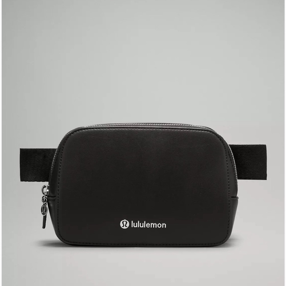 Lululemon Everywhere Belt Bag 1L
Cactus Material
